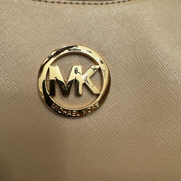 Michael Kors Blush Purse - Picture 2 of 4